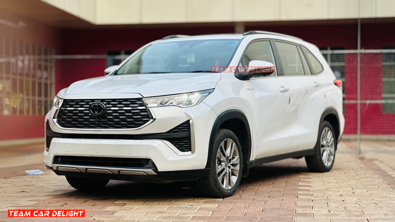 Toyota innova Hycross