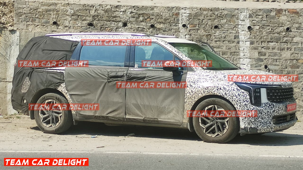 Kia Carnival Facelift Spied